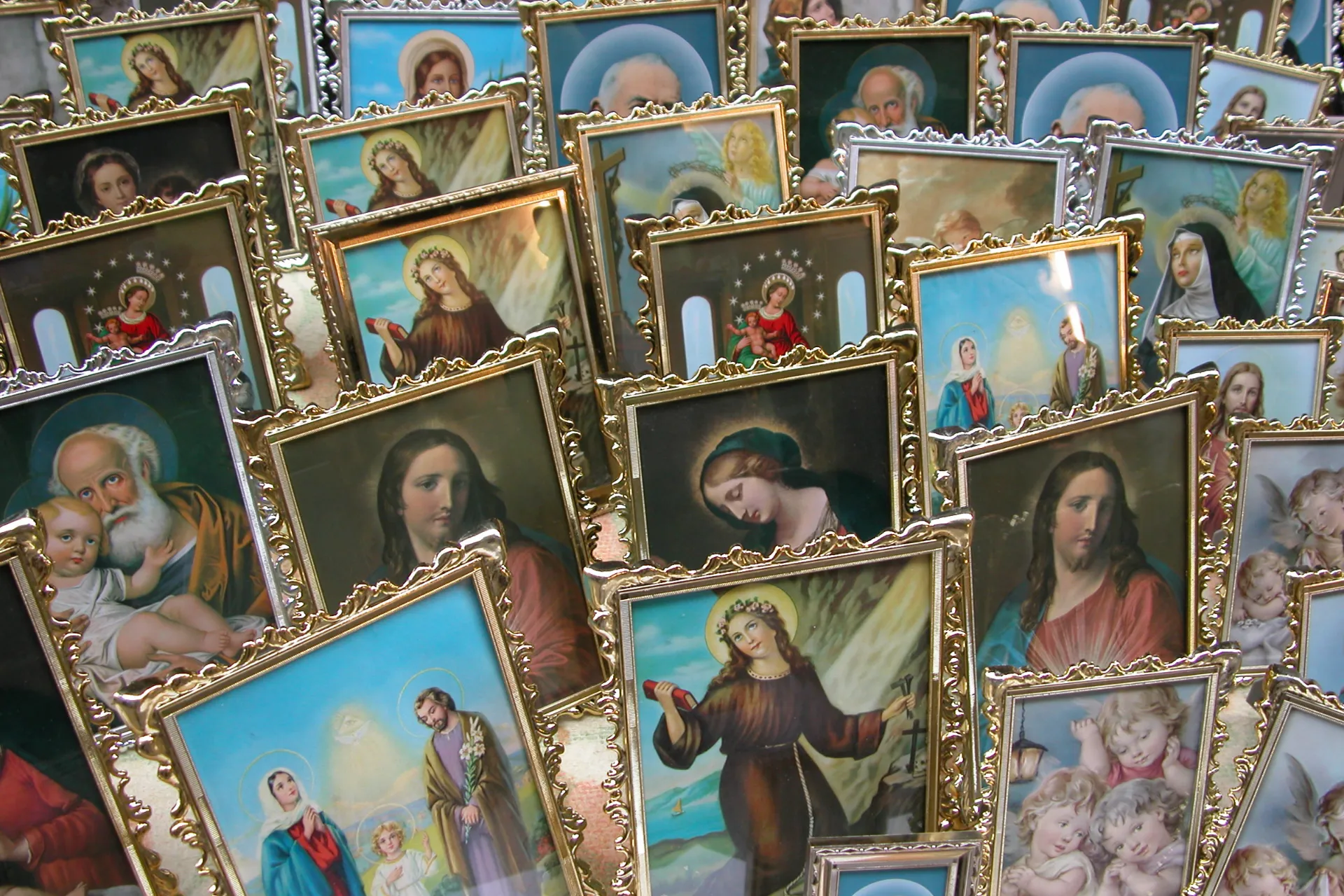 Ikonmalerier av Maria, Jesus m.fl. Ikonmalerier av Maria, Jesus m.fl.