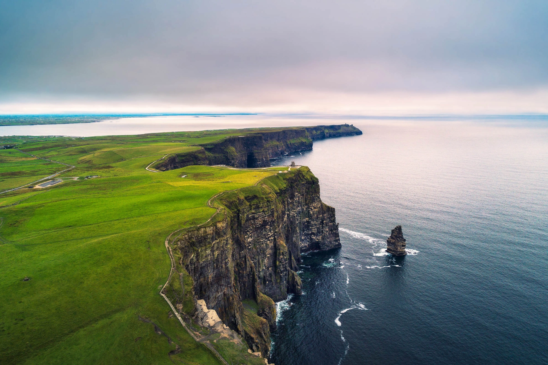 Cliffs of Moher med majestetiske Branaunmore