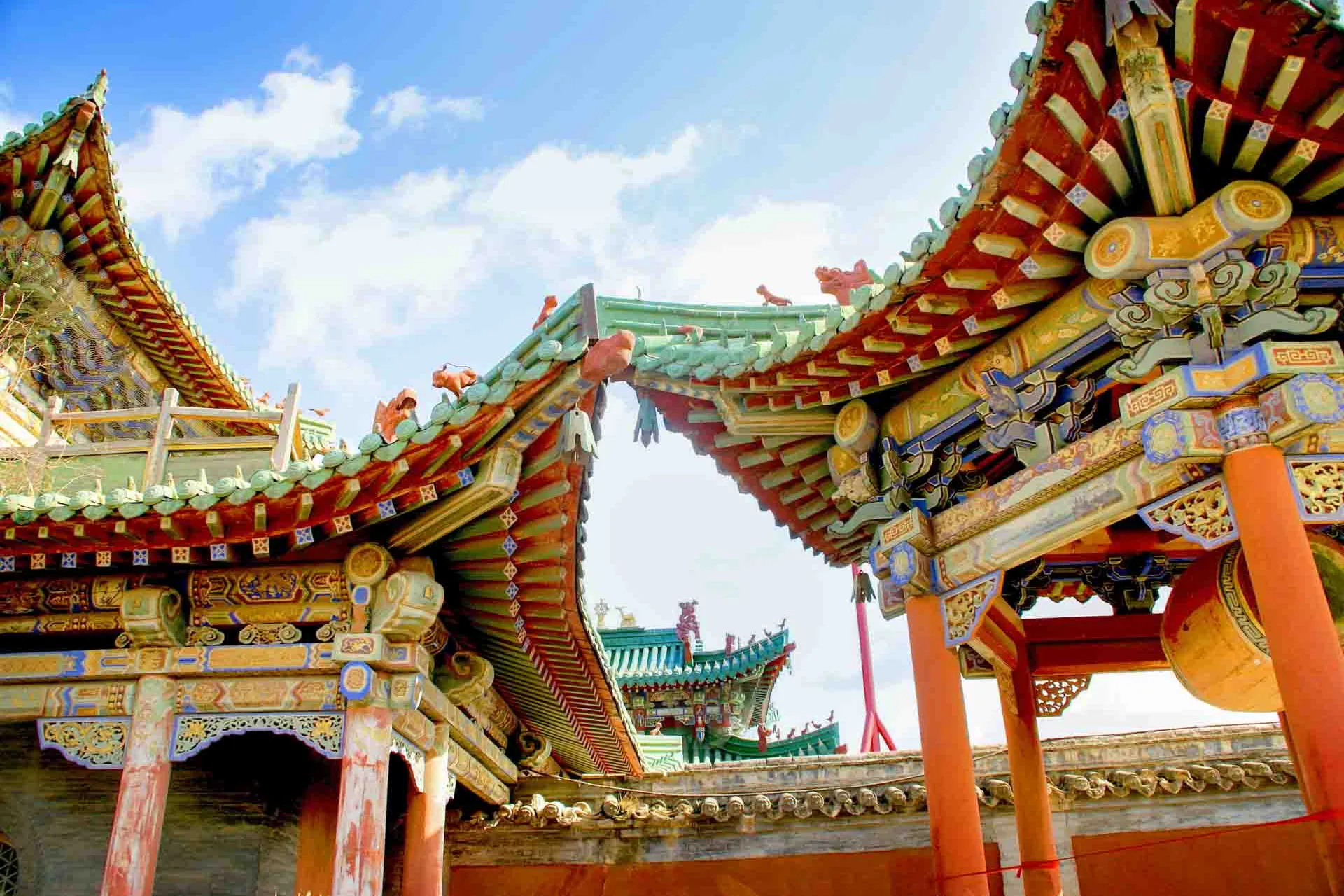 Utsmykkede tak fra Vinterpalasset i Ulan Bator Utsmykkede tak fra Vinterpalasset i Ulan Bator