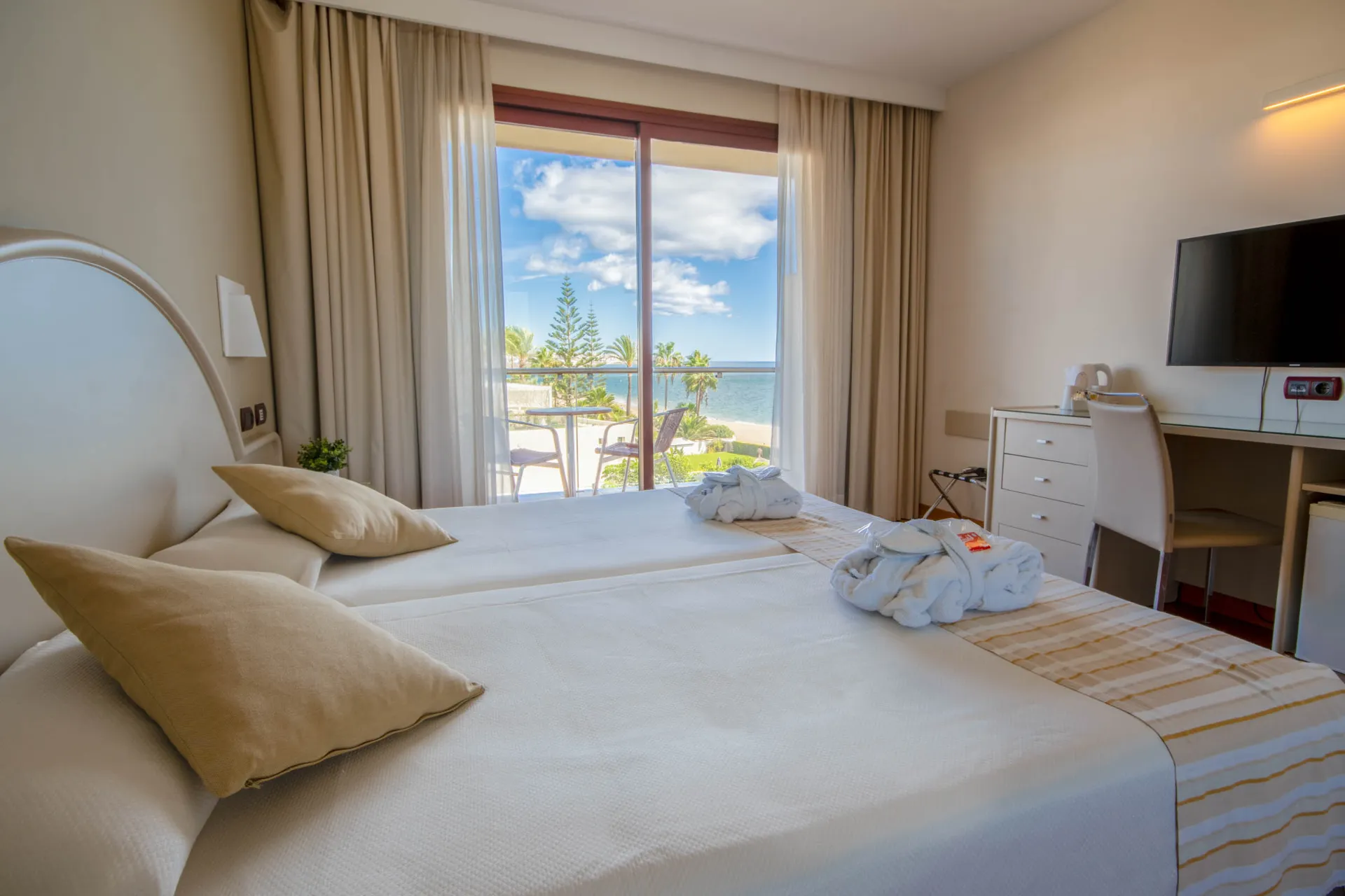 Dobbeltrom på Grand Hotel Costa del Sol Dobbeltrom på Grand Hotel Costa del Sol