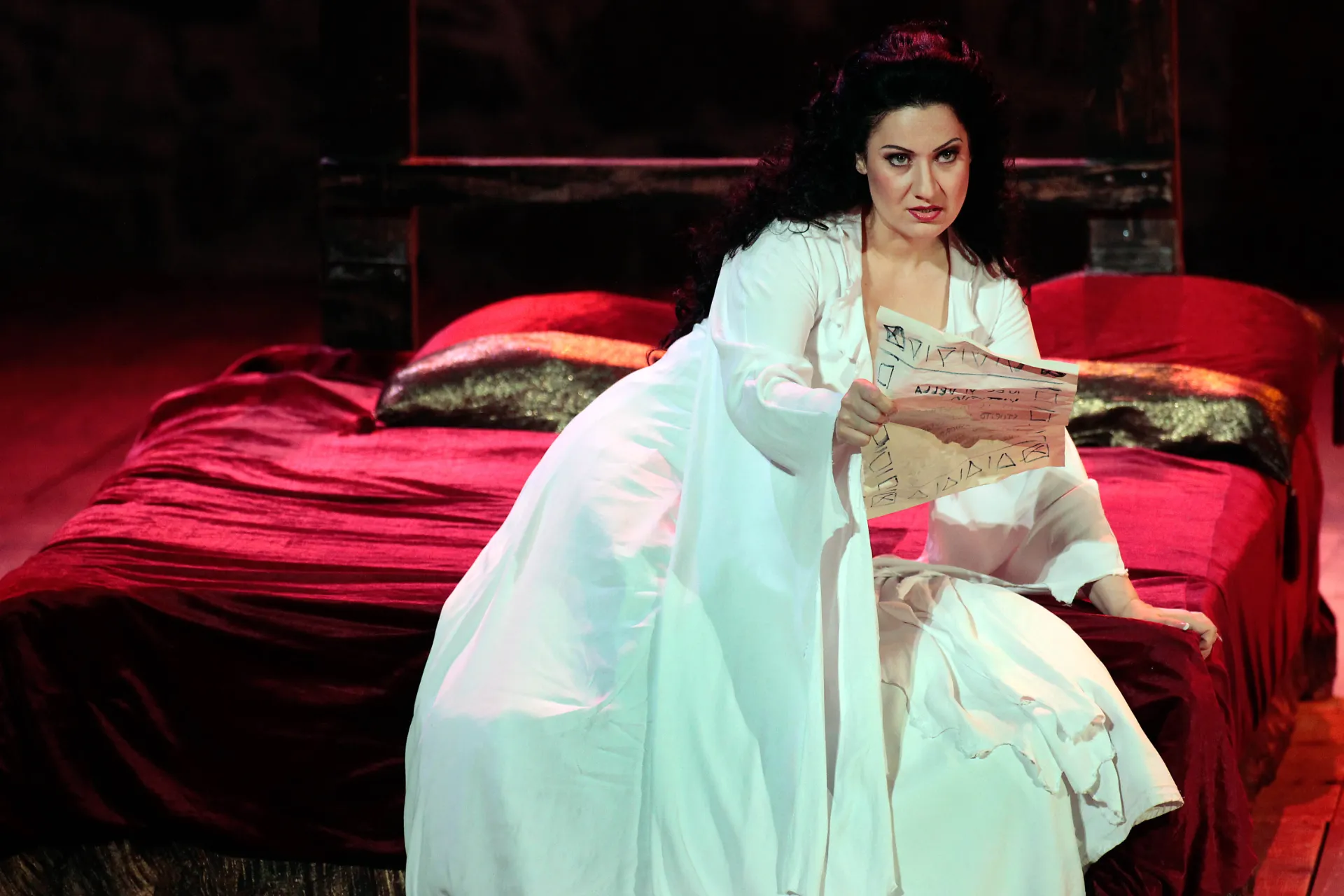 Lady Macbeth i intens scene fra Verdis Macbeth Lady Macbeth i intens scene fra Verdis Macbeth