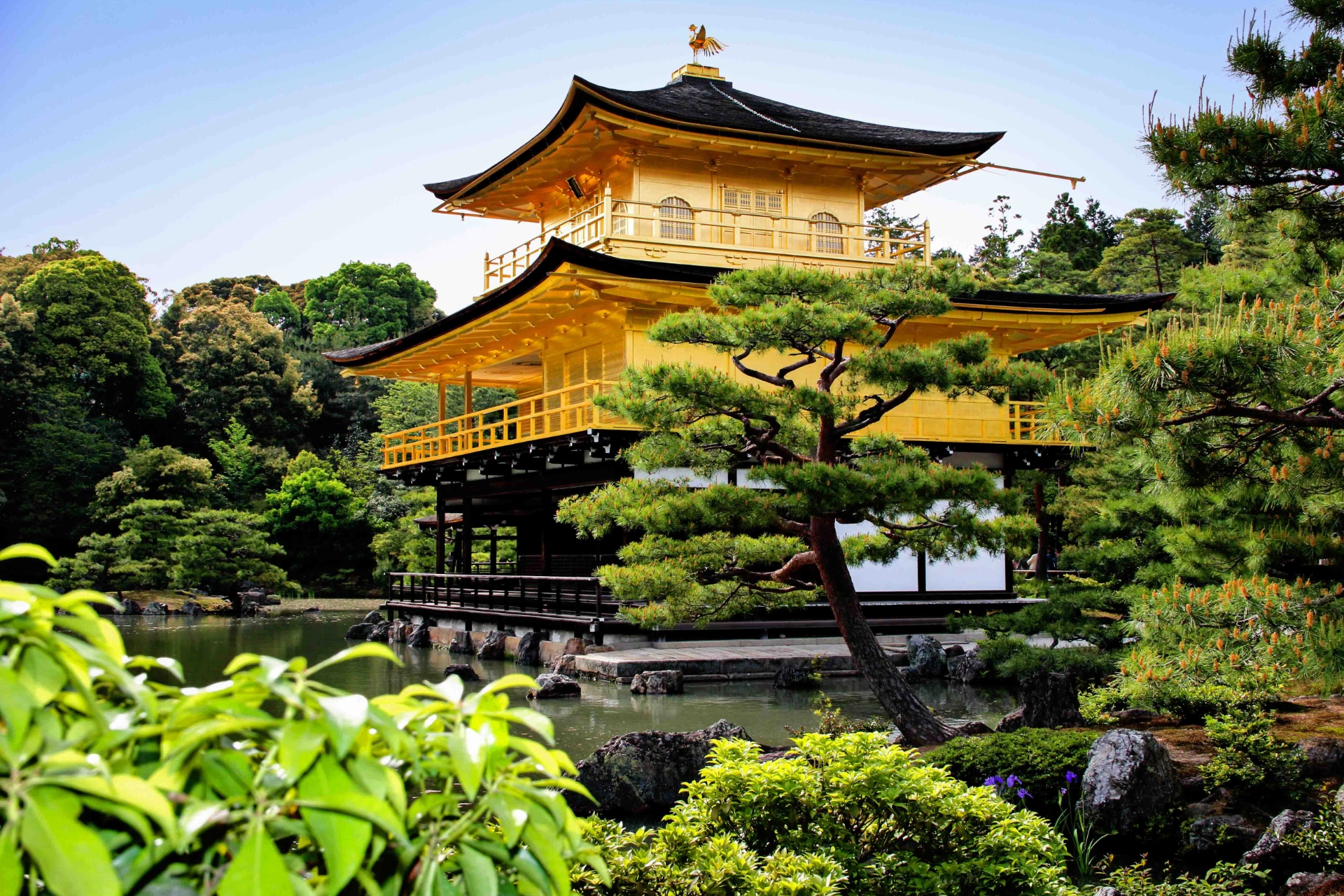 Den berømte Gullpaviljongen i Kyoto
