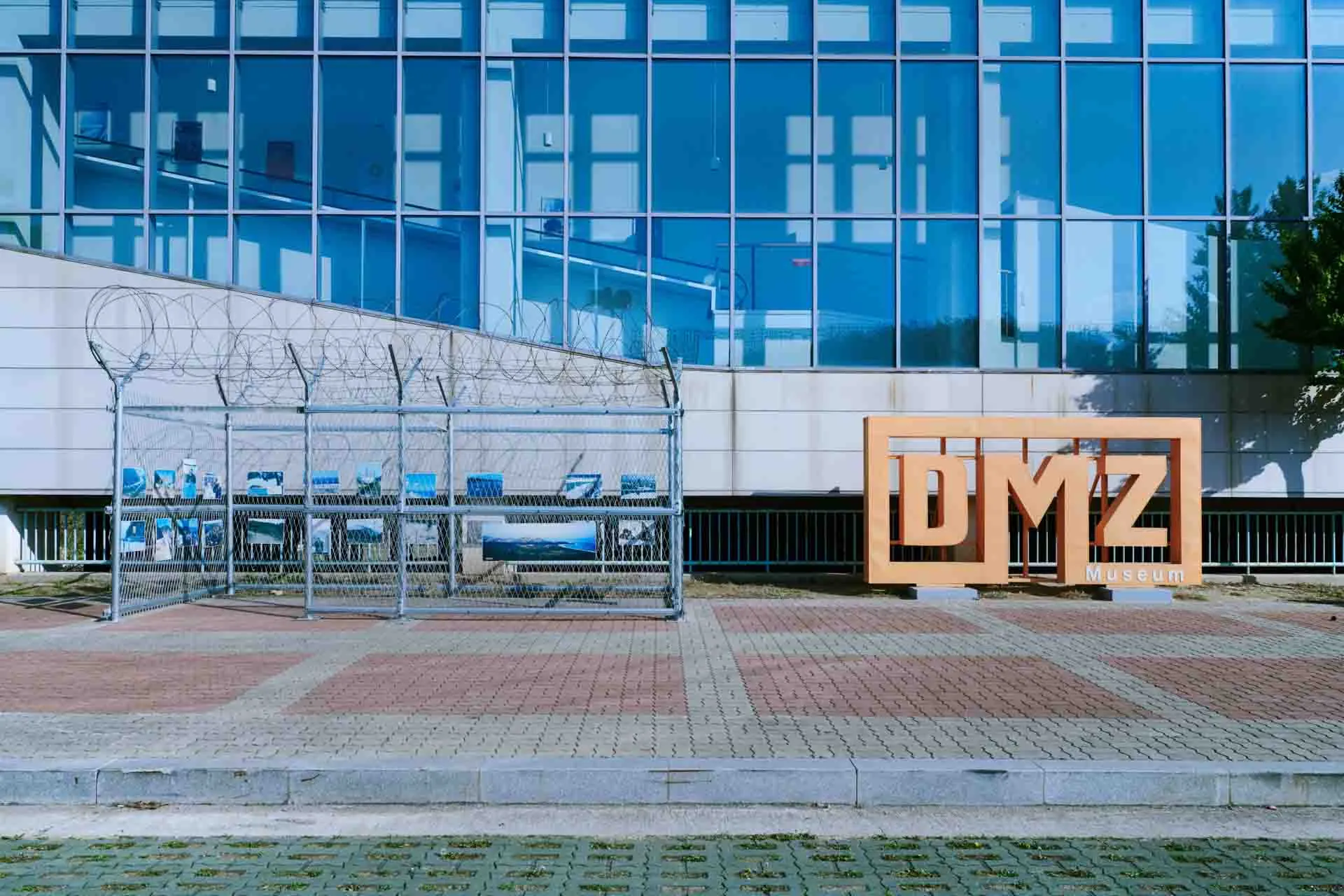 DMZ (Demilitarisert sone) – grensen mellom Nord- og Sør-Korea DMZ (Demilitarisert sone) – grensen mellom Nord- og Sør-Korea