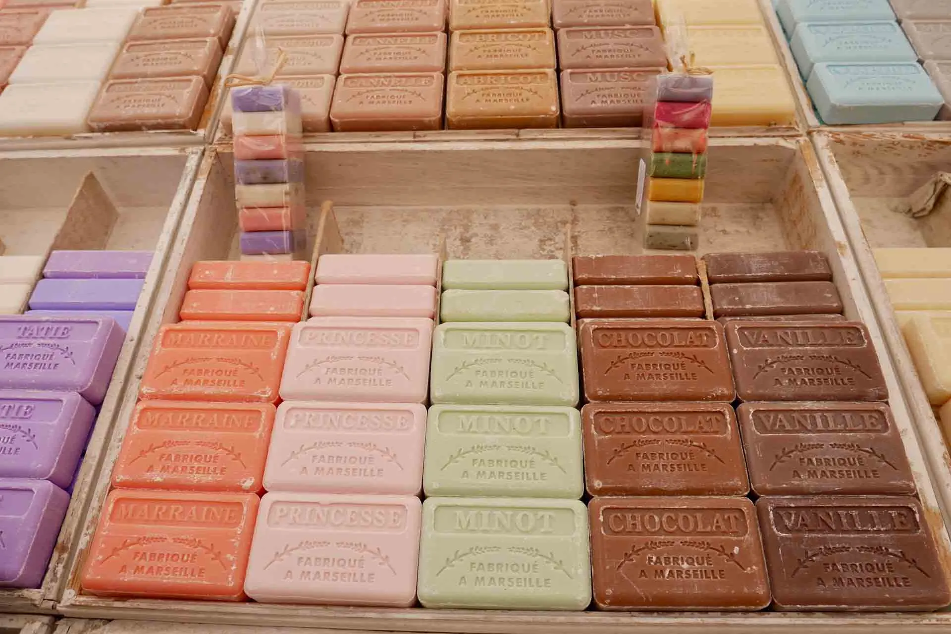 Såper fra Marseille på marked i Aix-en-Provence