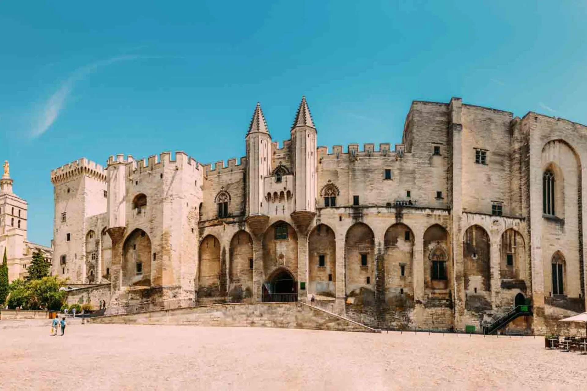 Pavenes palass – et av Europas største gotiske palasser