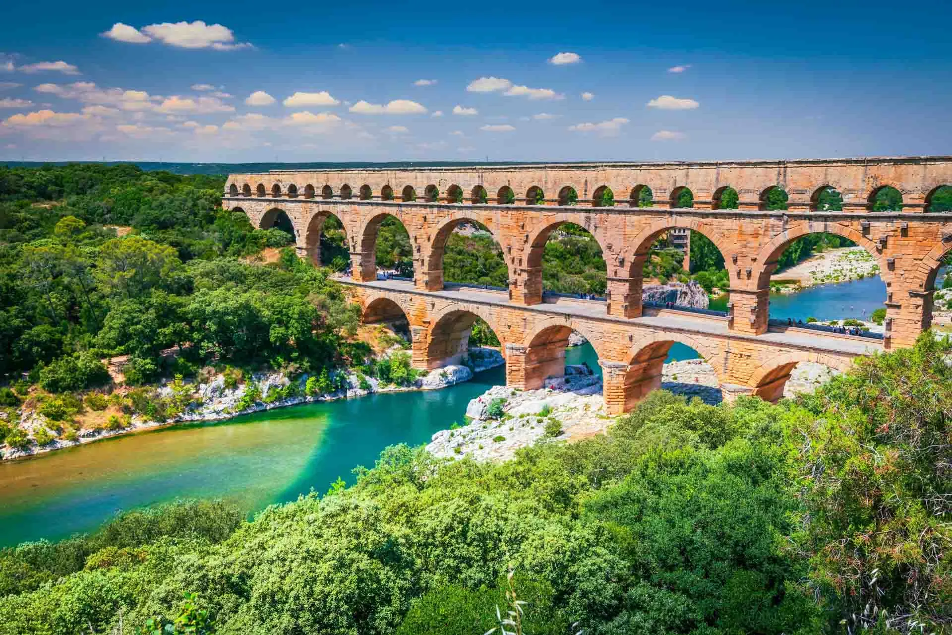 Den berømte Pont du Gard, en romersk akveduktbro i Sør-Frankrike bygget på 100-tallet e.Kr.