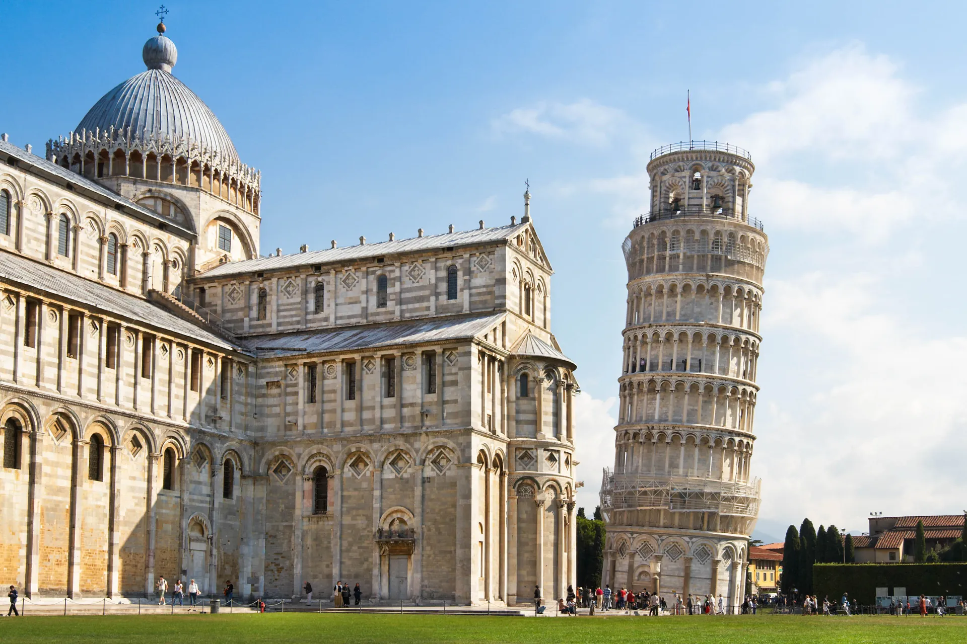 Det skjeve tårnet i Pisa heller omtrent 4 grader