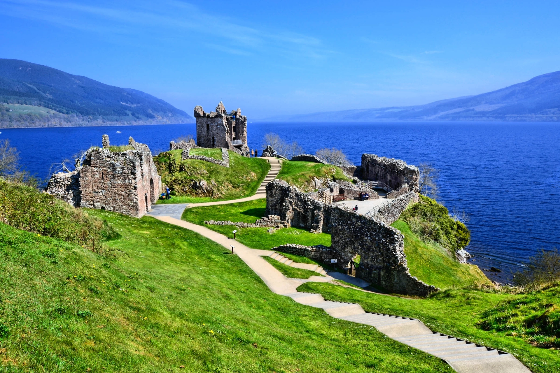 Urquhart slottsruin ved Loch Ness