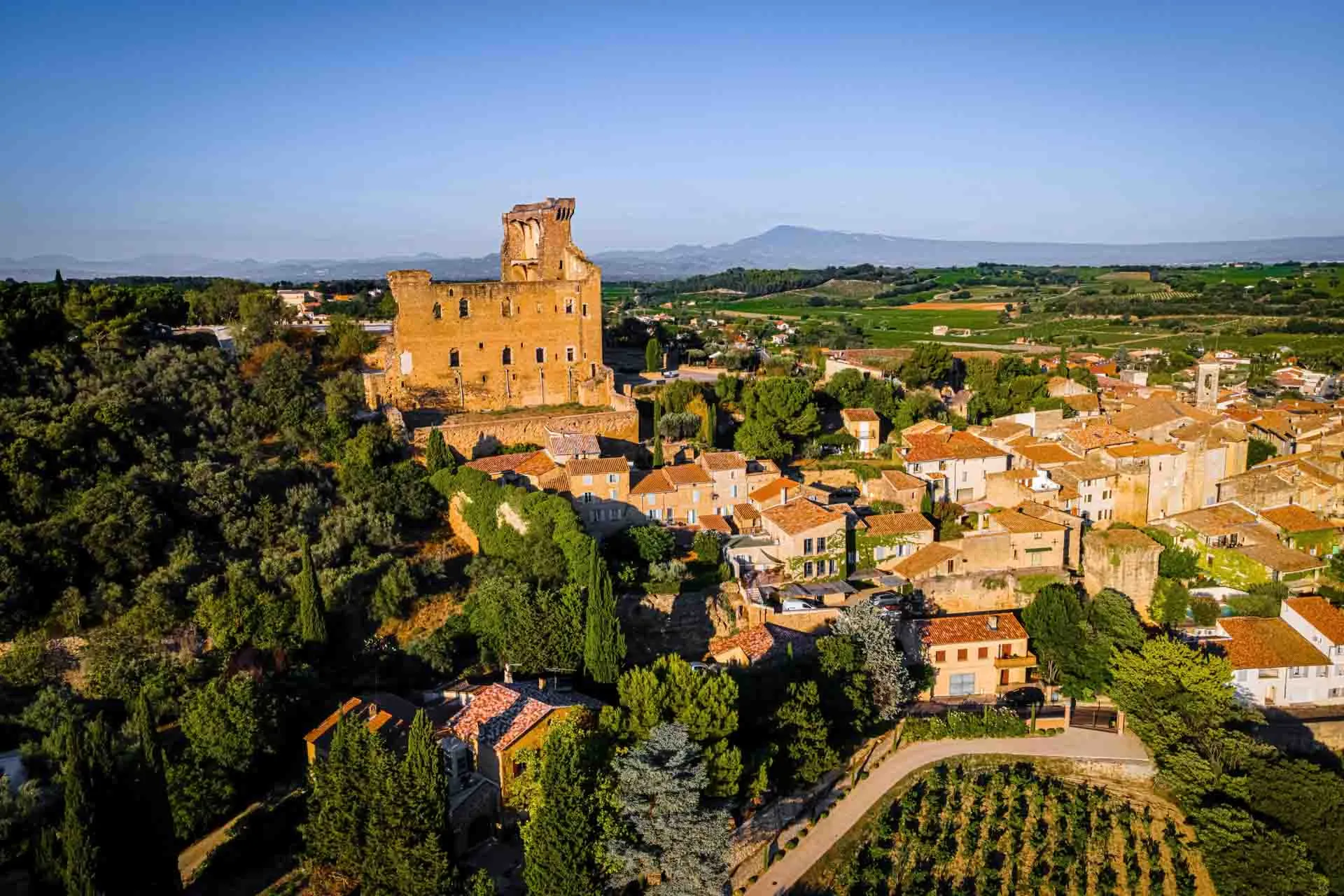 Châteauneuf-du-Pape sett fra luften