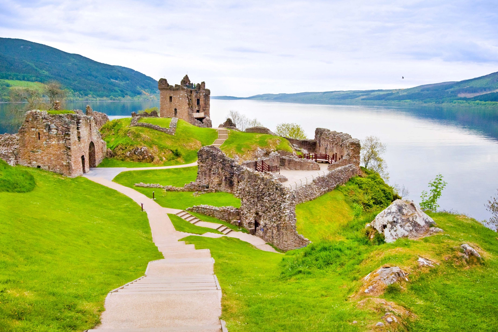 Urquhart slottsruin ved Loch Ness
