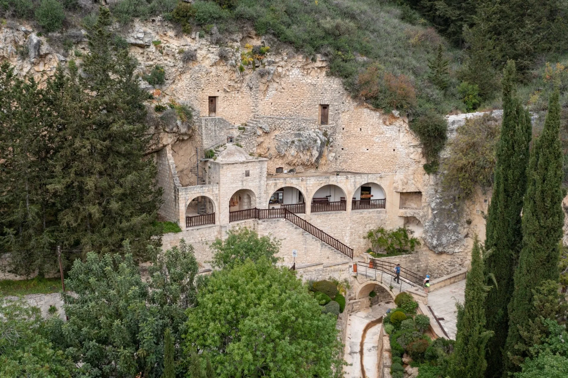Agios Neophytos-klosteret, som ligger i en dal ca. 10 km nord for Paphos