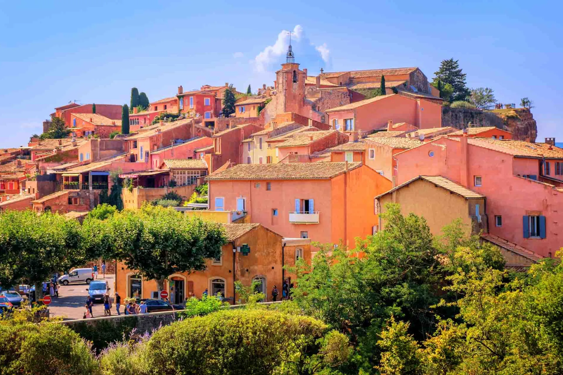 Roussillon – kjent som en av de «vakreste landsbyene i Frankrike» (Les Plus Beaux Villages de France)