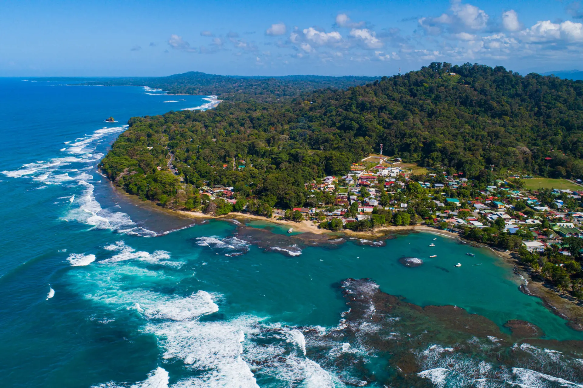 Luftfoto av Puerto Viejo på Costa Ricas karibiske kyst Luftfoto av Puerto Viejo på Costa Ricas karibiske kyst