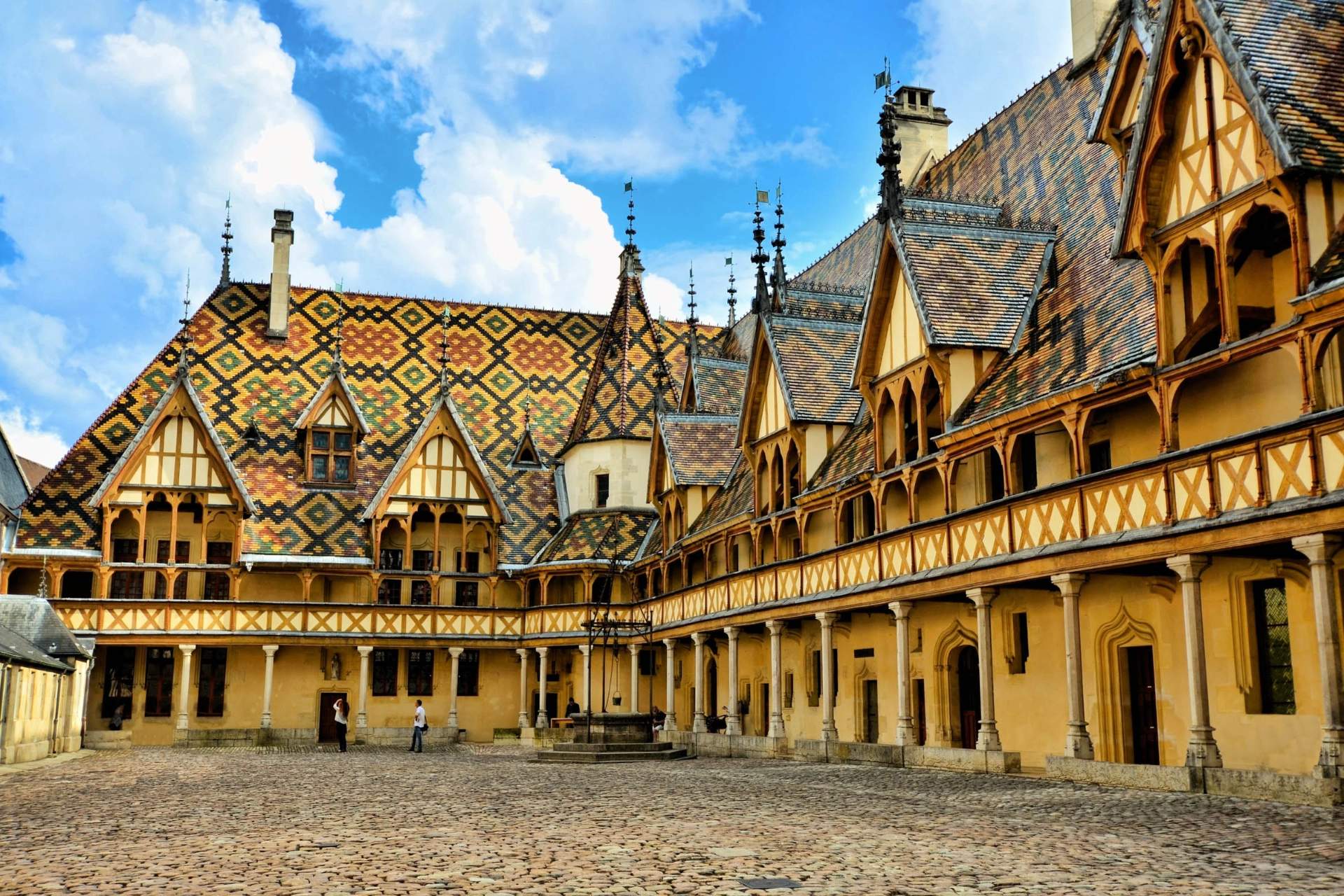 Hotel Dieu - et arkitektonisk mesterverk i Beaune