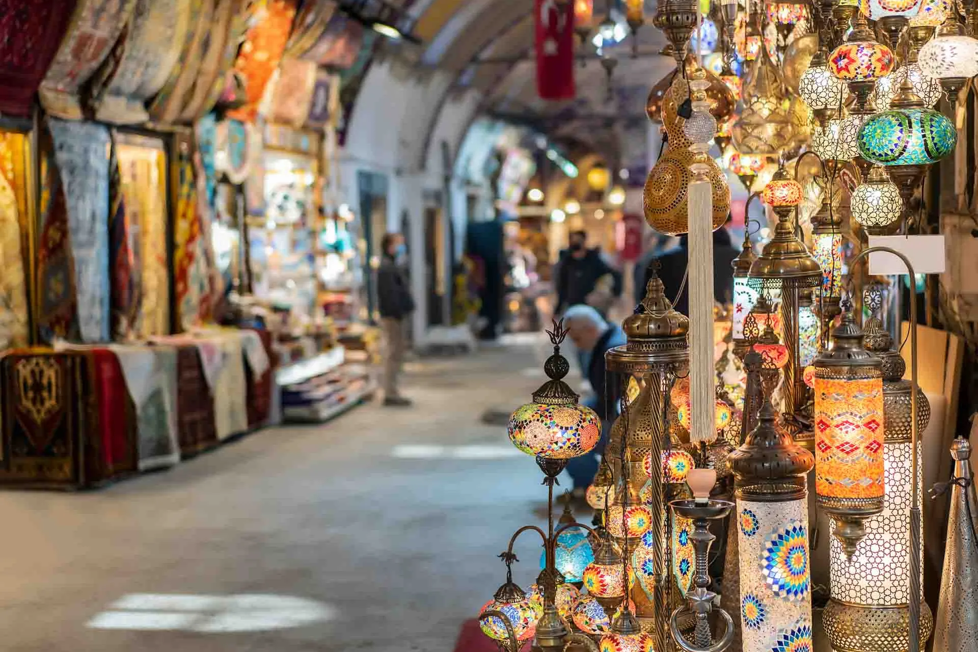Magiske farger og lys i Grand Bazaar – Istanbuls historiske marked