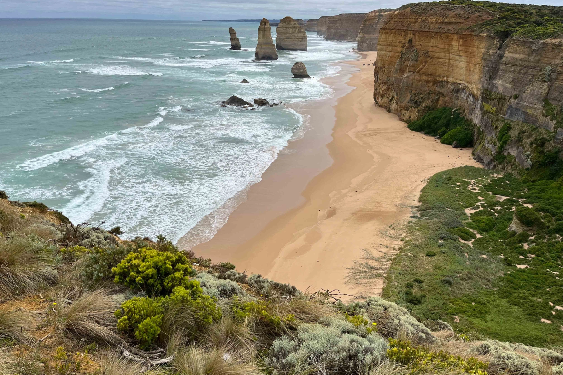 Klippeformasjonen Twelve Apostles langs Great Ocean Road