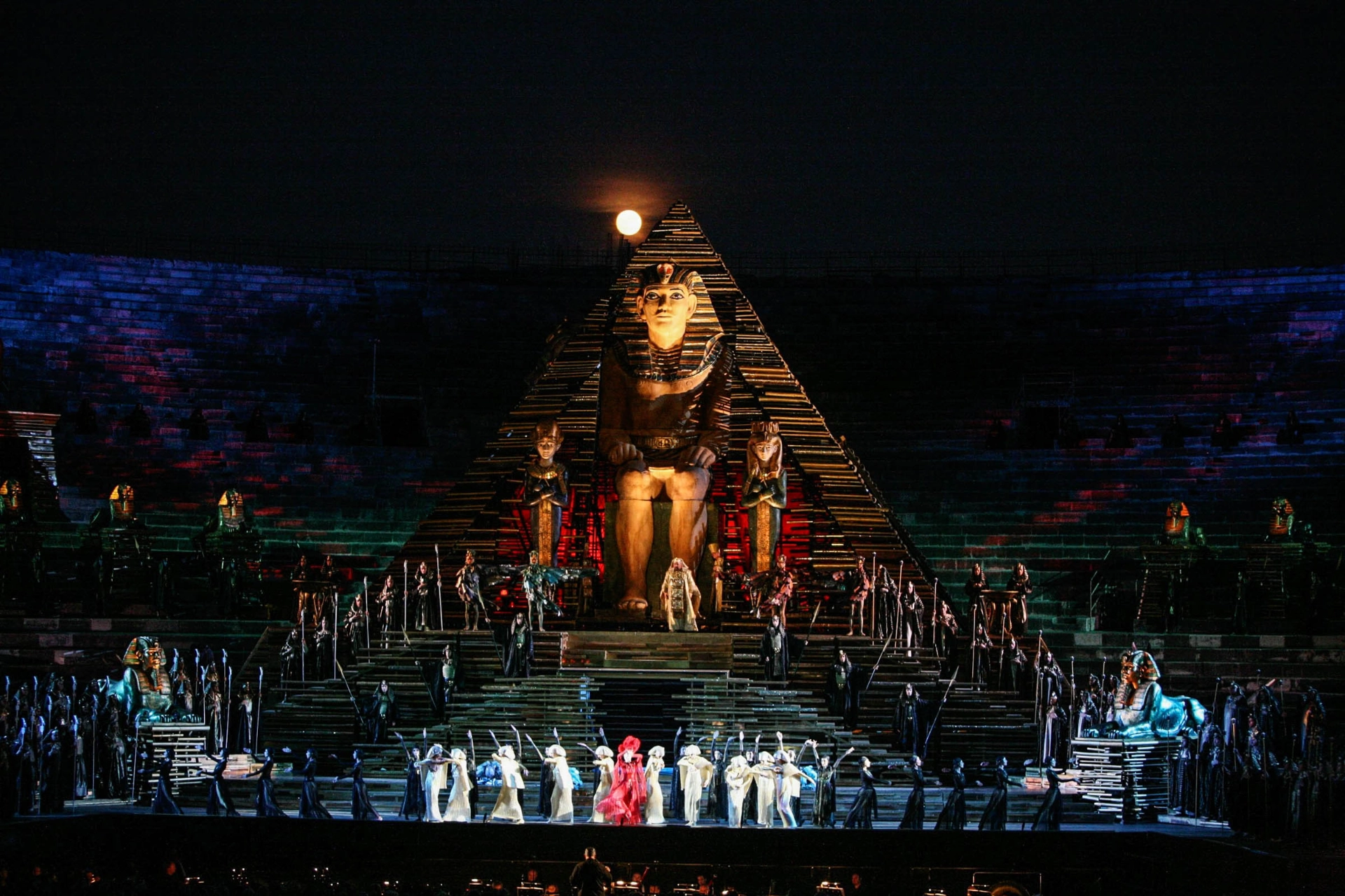 Imponerende scener - her Aida