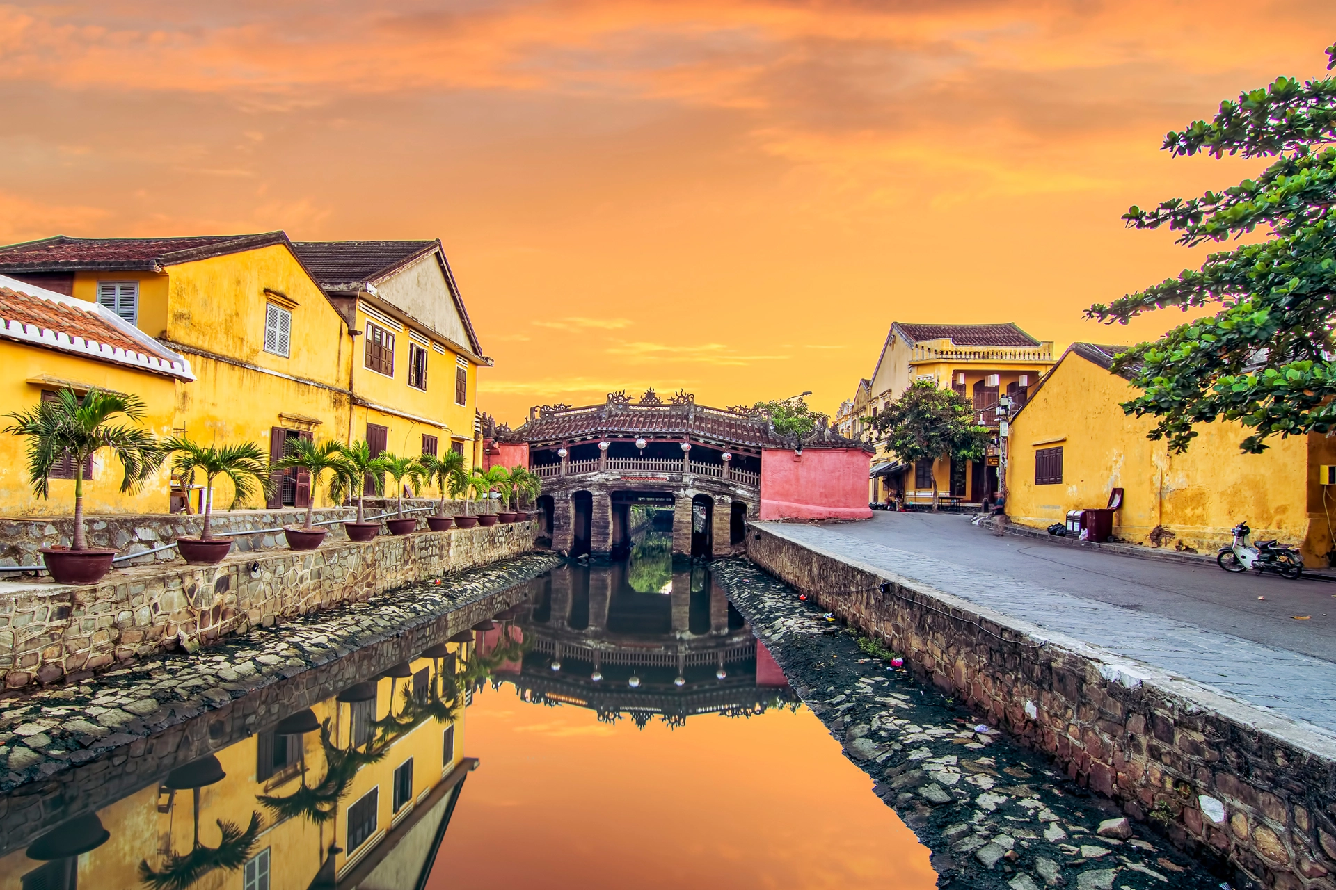 Den japanske overbygde broen (Chùa Cầu) i Hoi An