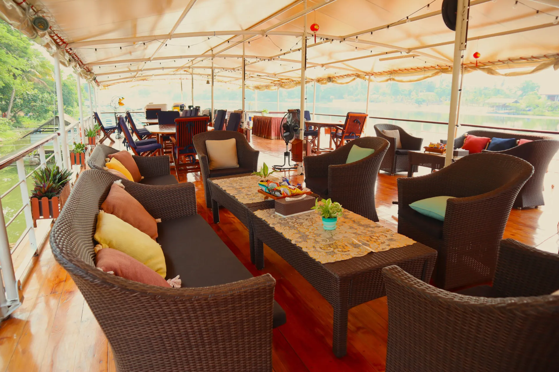 Interiør fra skipet med myke puter Interiør fra skipet med myke puter