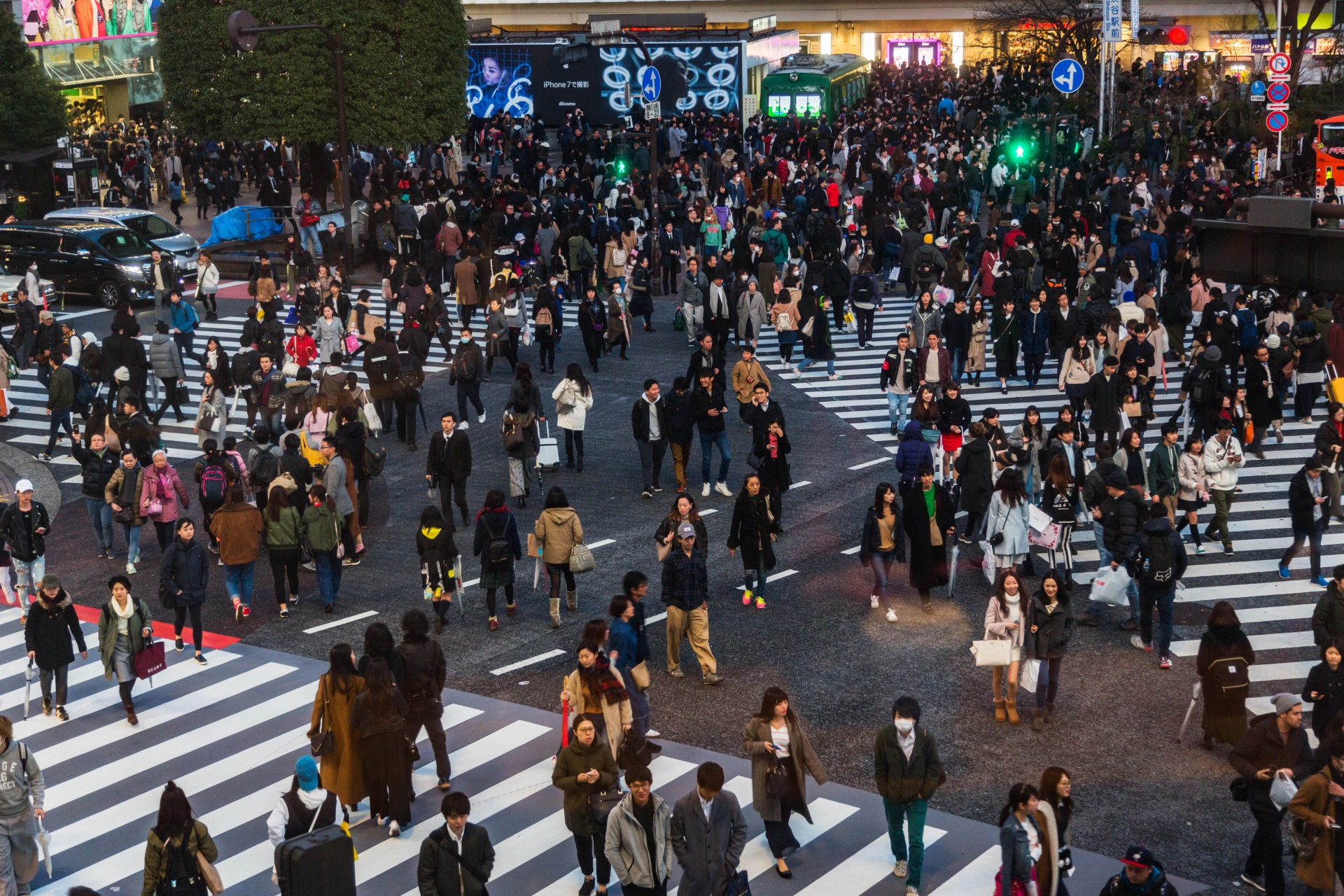 Shibuya Crossing i Tokyo, en av verdens travleste fotgjengeroverganger