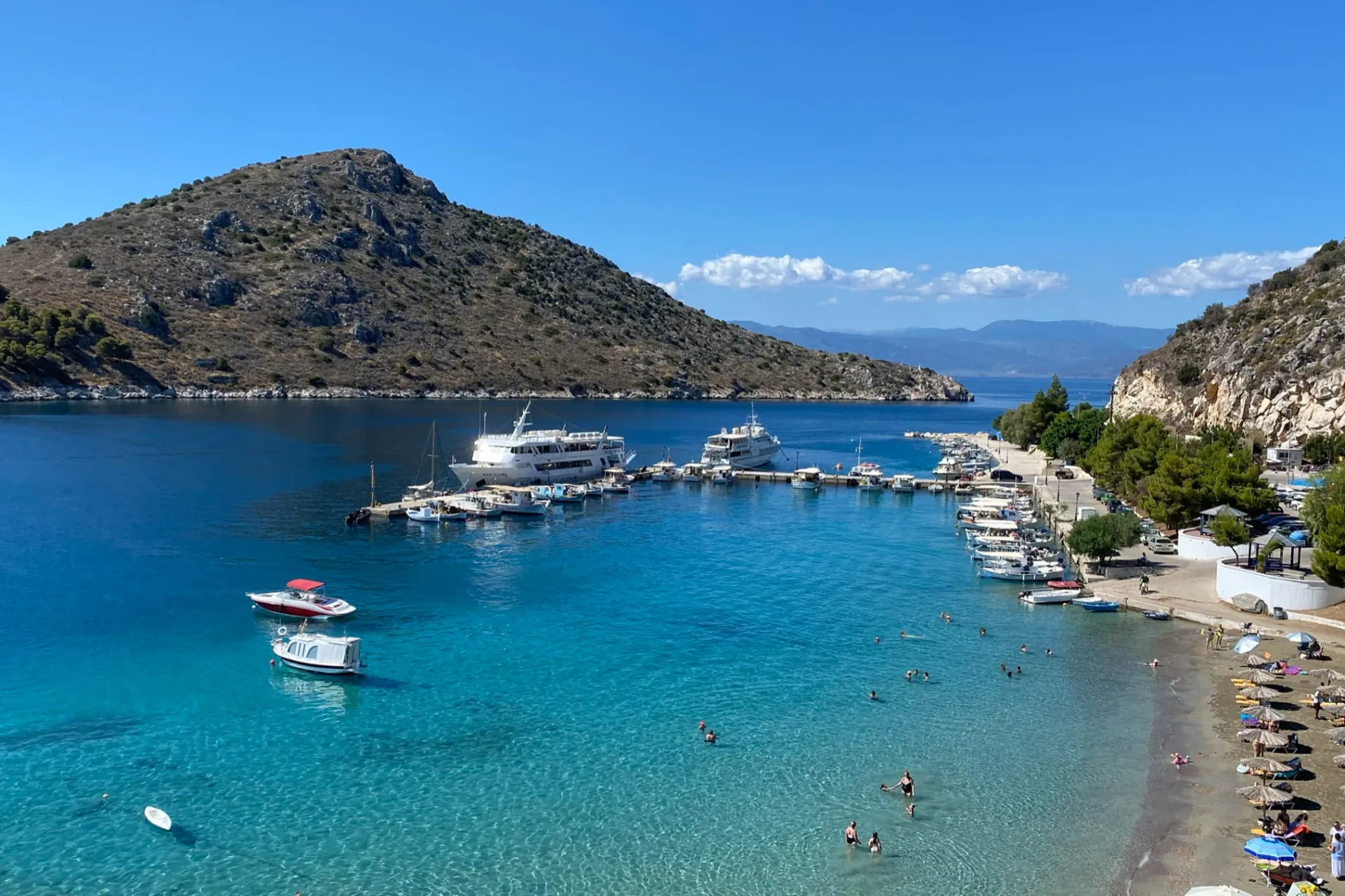 Bukta med strand i havnebyen Vivari Bukta med strand i havnebyen Vivari