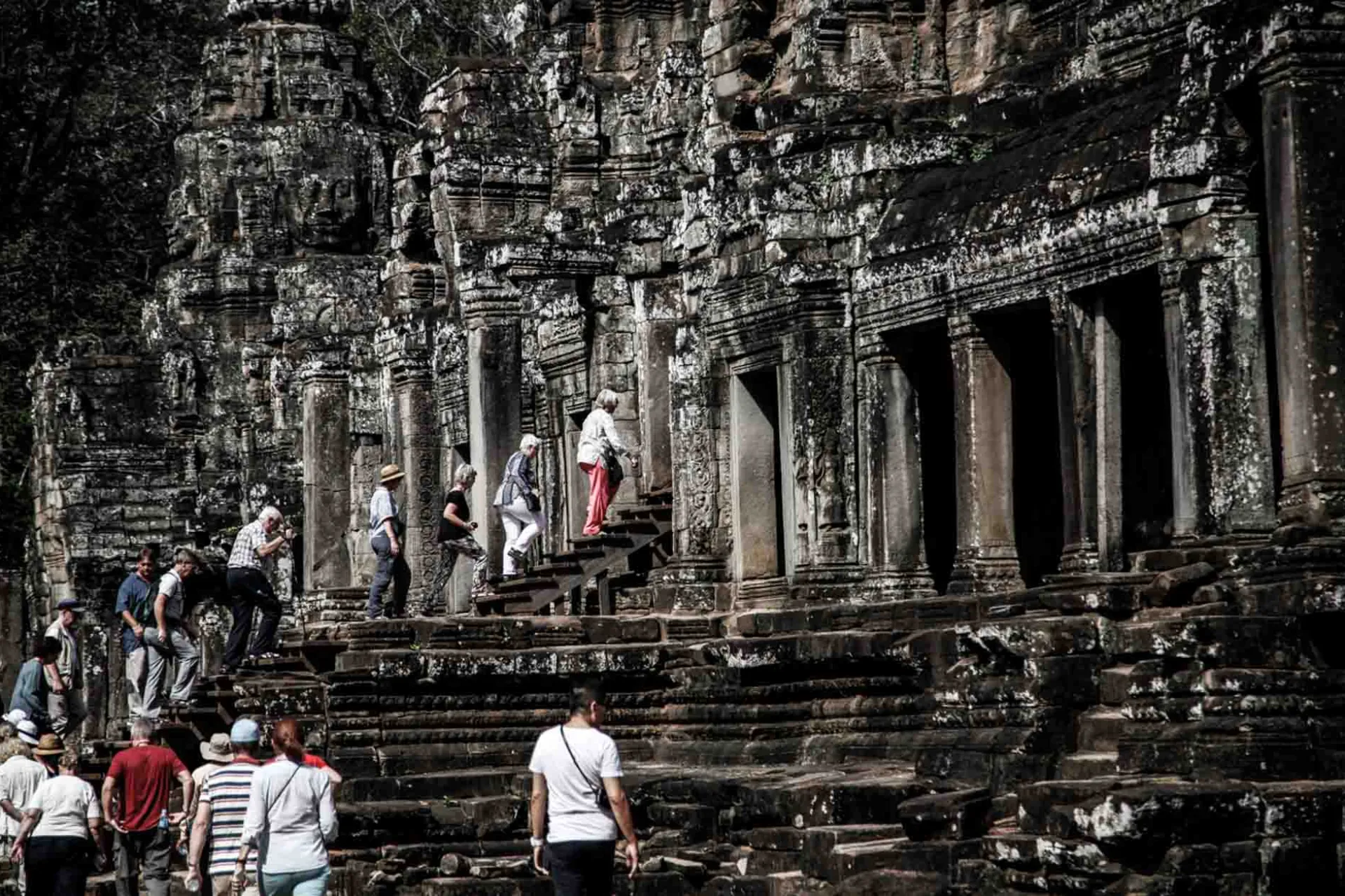 Imponerende inngang til Angkor Wat Imponerende inngang til Angkor Wat