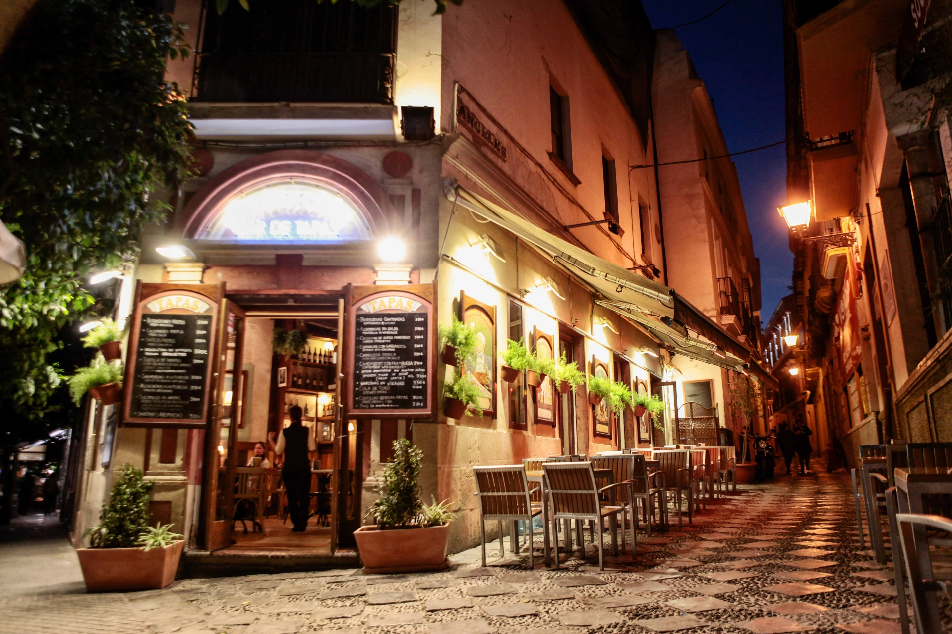 Det legendariske jødiske kvarteret Barrio Santa Cruz i Sevilla