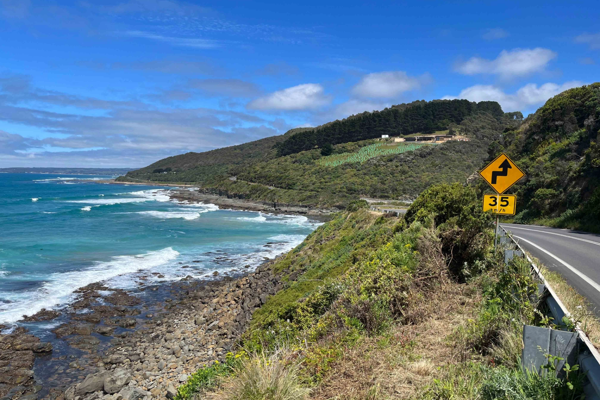 Great Ocean Road er omtrent 240 km lang