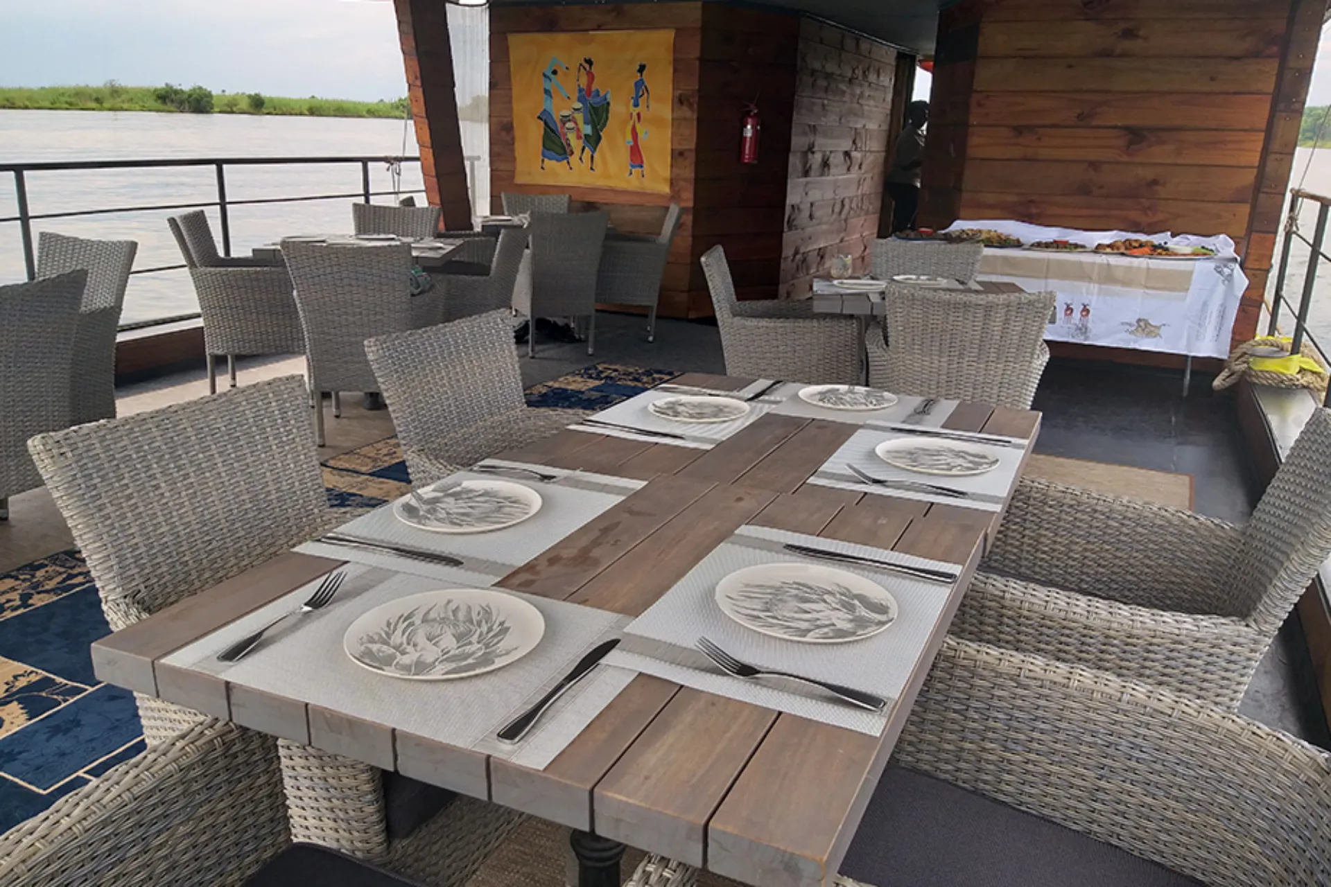 Båten er gjort klar for måltid