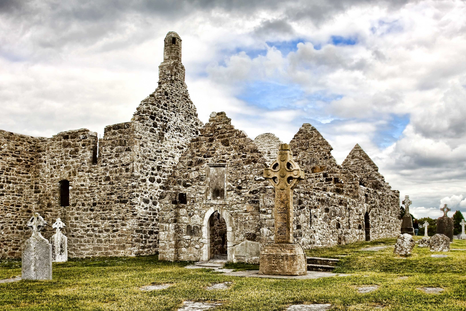Det gamle klosteret Clonmacnoise