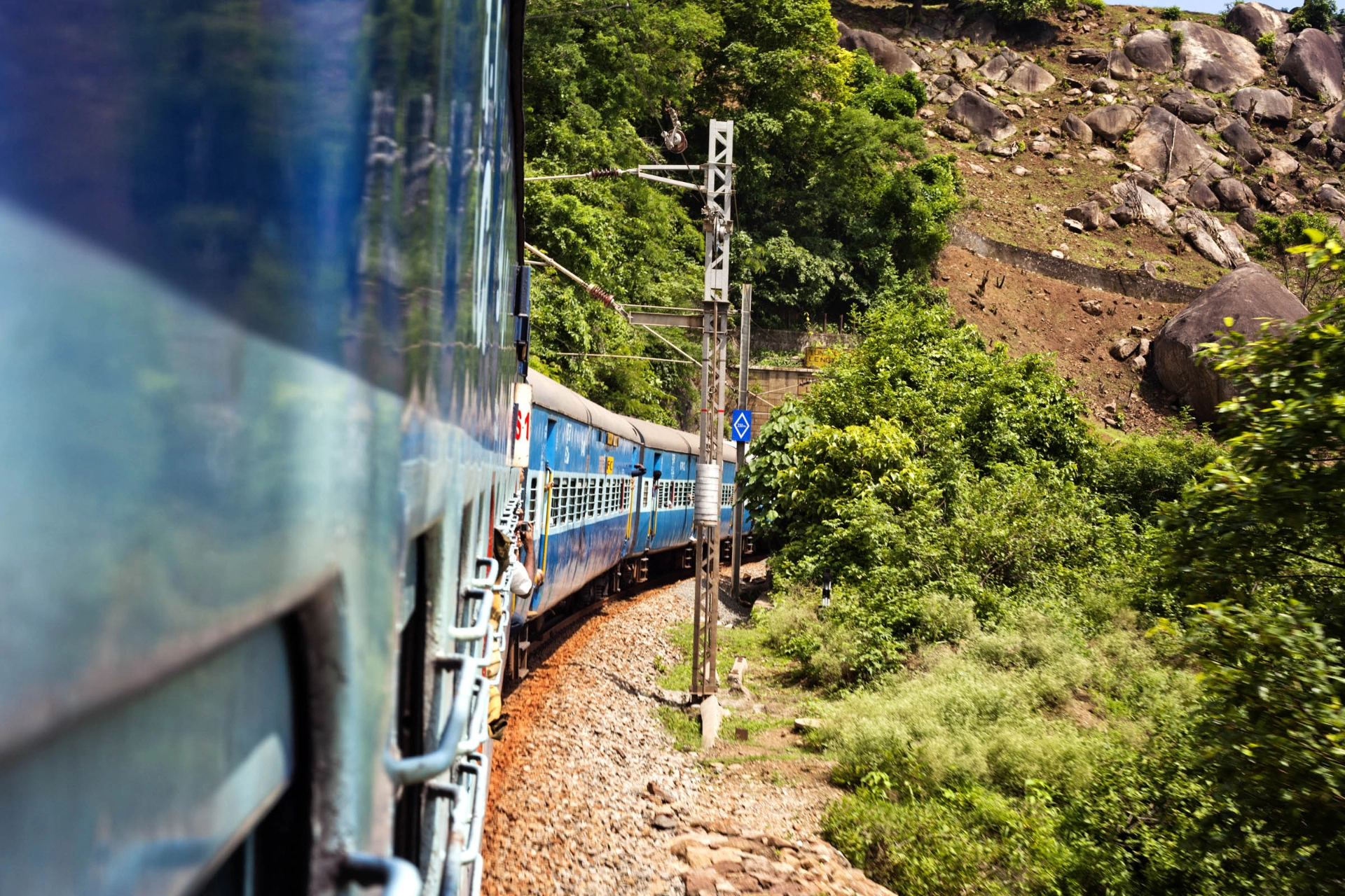Å reise med tog i India er en opplevelse i seg selv