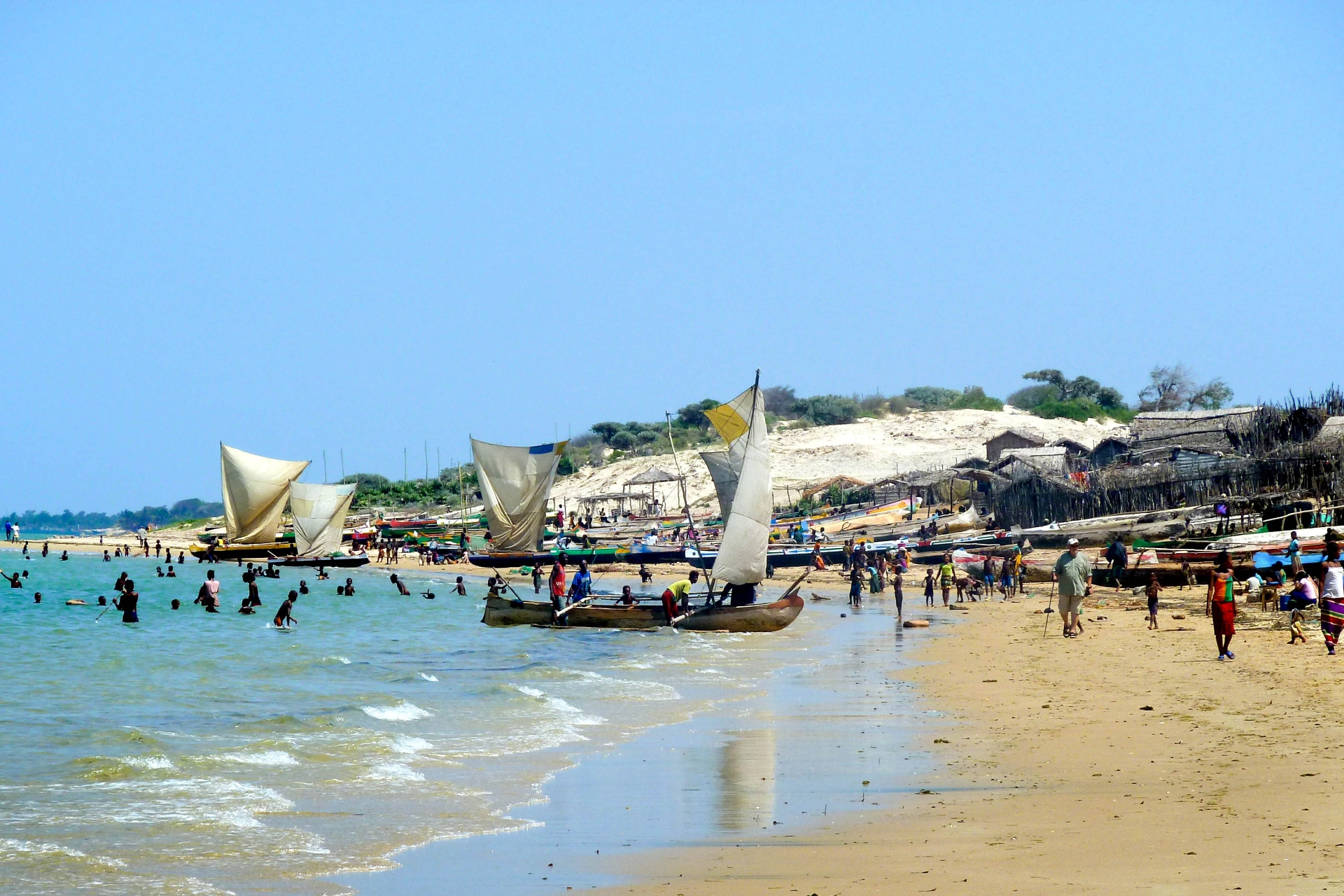 Strandliv og fiskebåter, Madagaskar