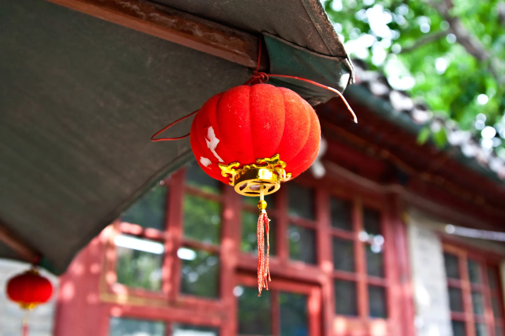 Rød kinesisk lykt – symbol på lykke og fest i Kina Rød kinesisk lykt – symbol på lykke og fest i Kina