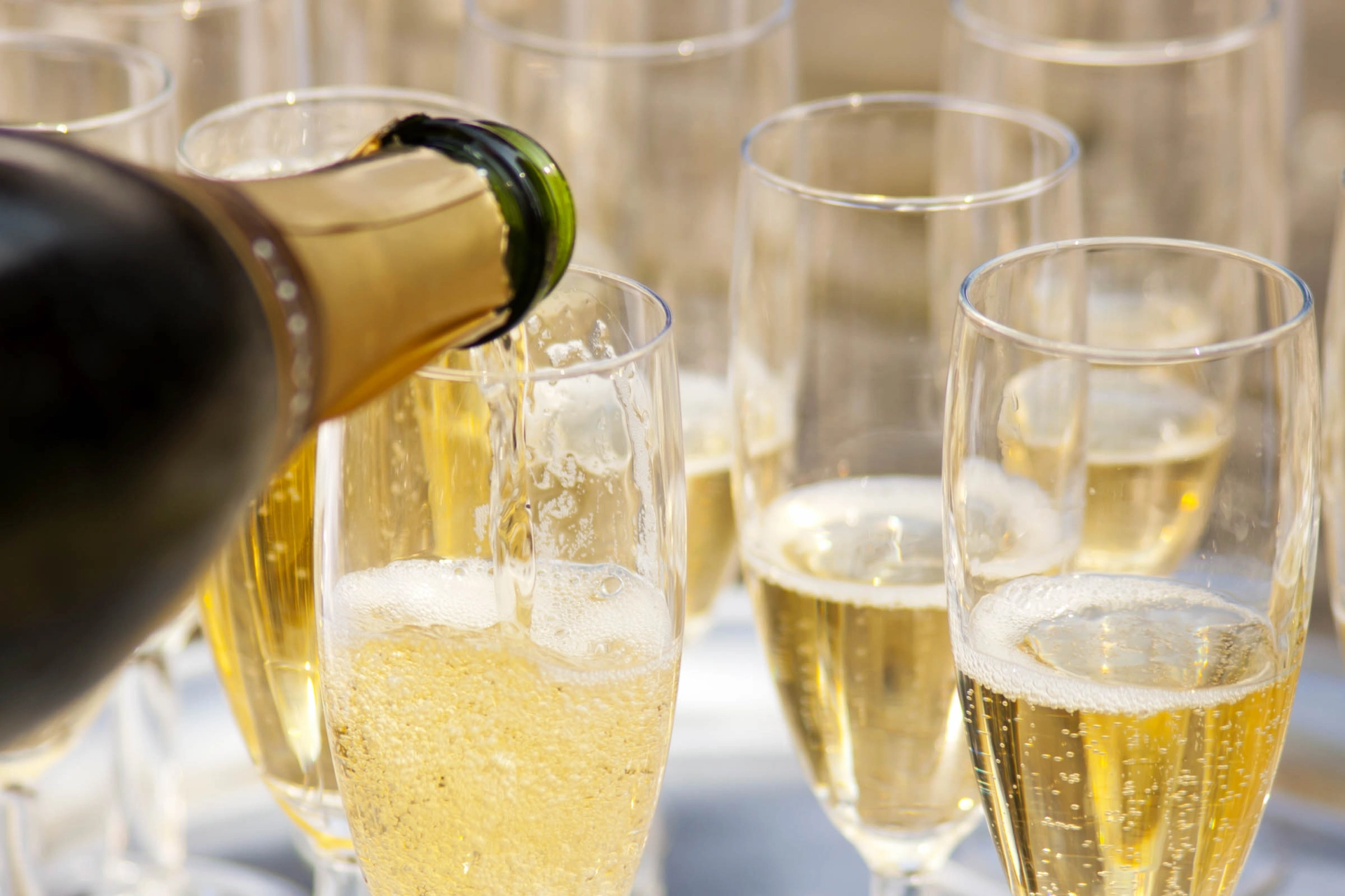 Champagne i glas - og forventningerne økes