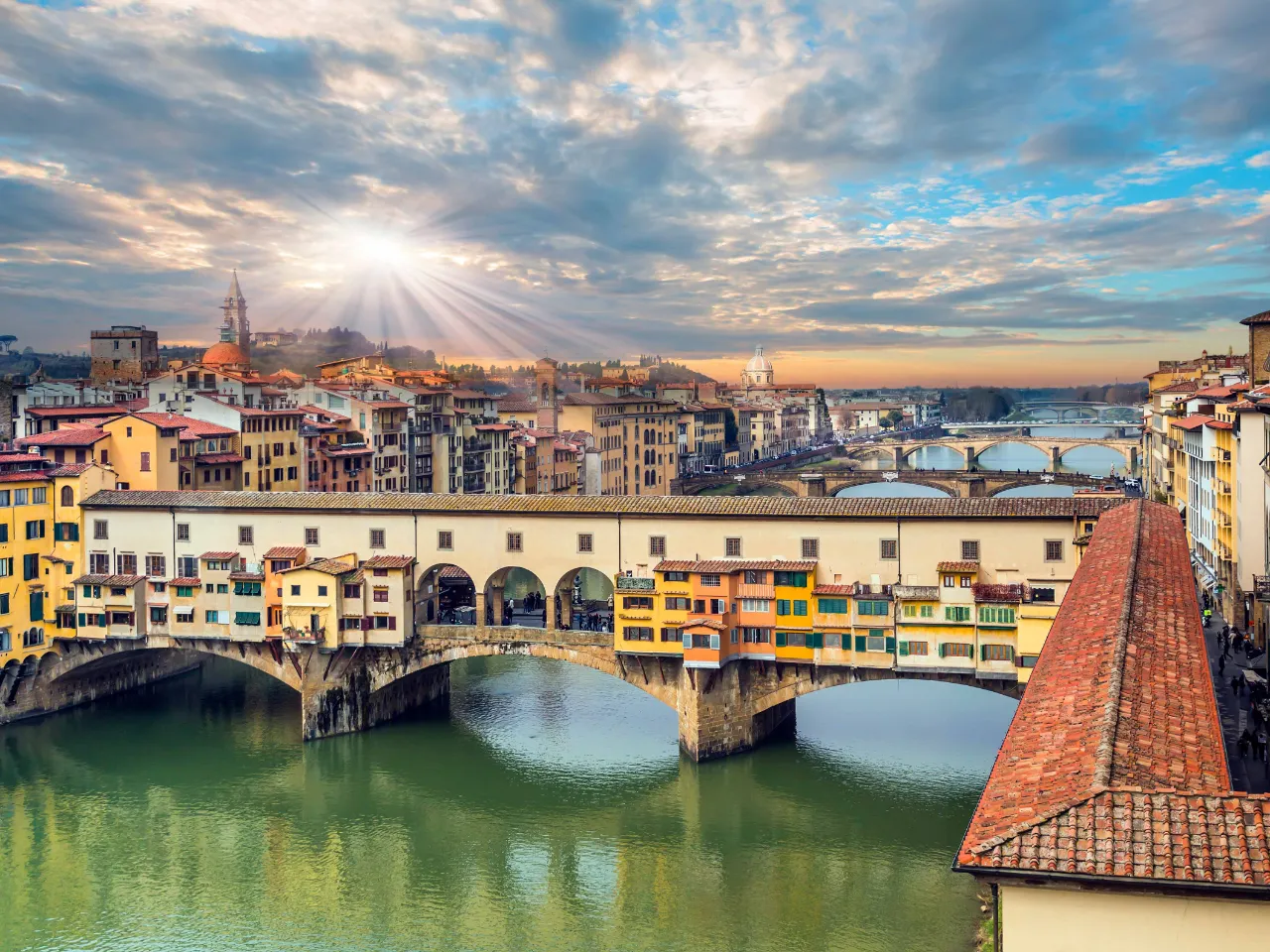Ponte Vecchio-broen over Arno i Firenze