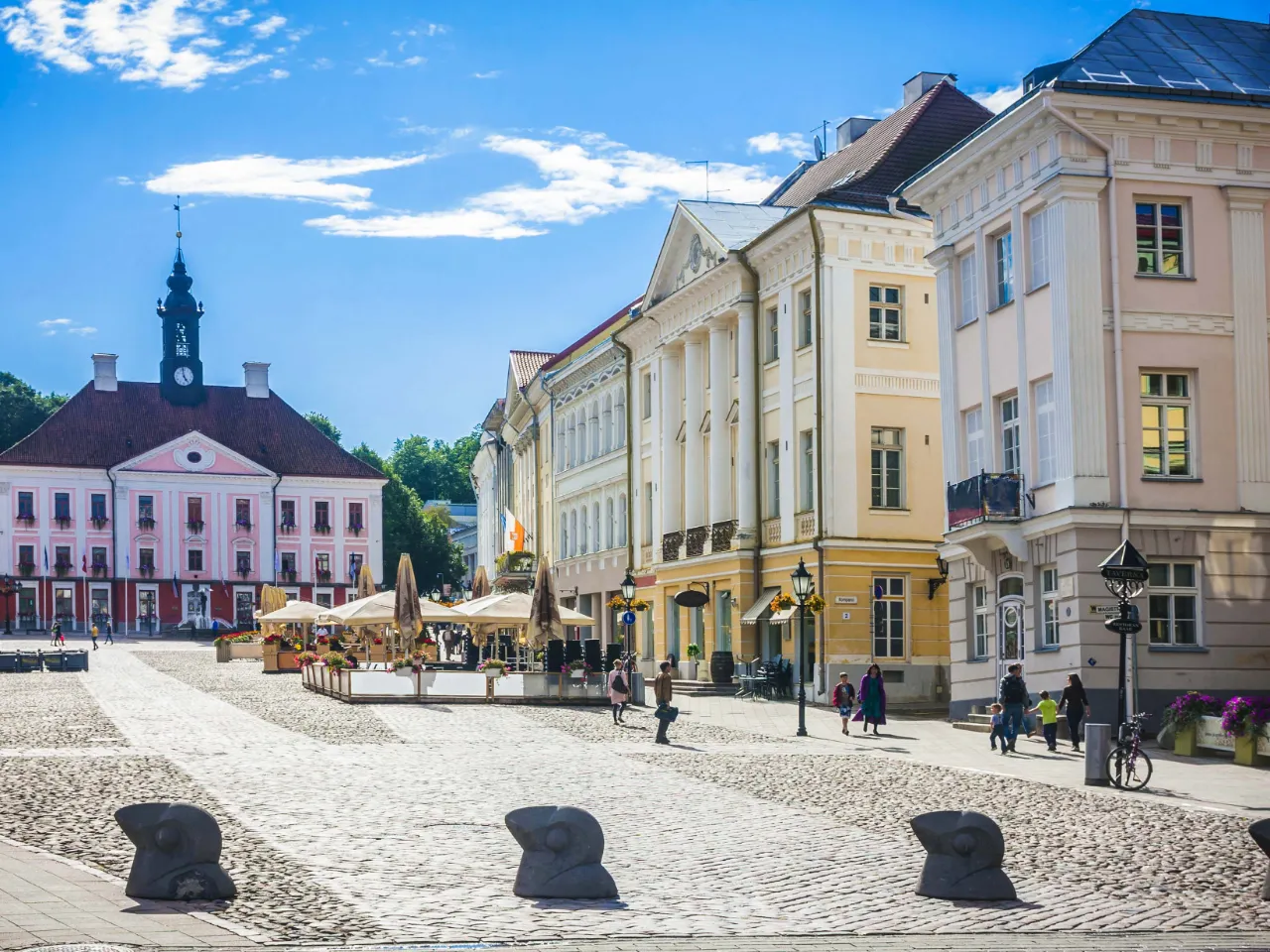 Rådhuset i Tartu, Estland, sett fra Rådhusplassen