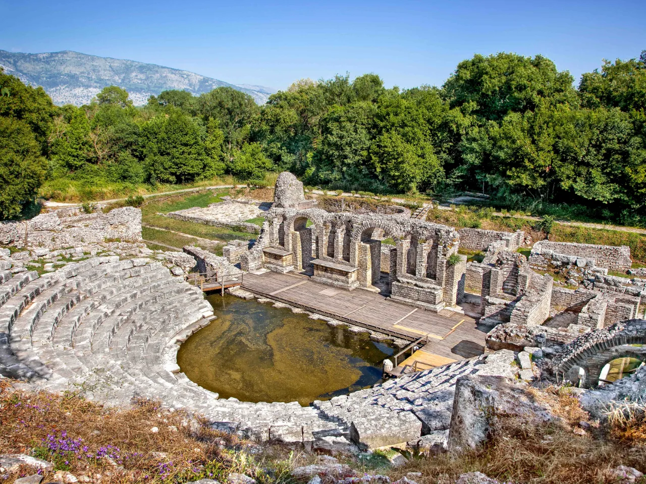 Butrint er et UNESCO-beskyttet område Butrint er et UNESCO-beskyttet område