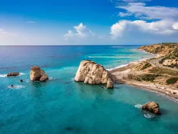 Afrodites klippe, der hun ifølge myten steg opp fra havets skum