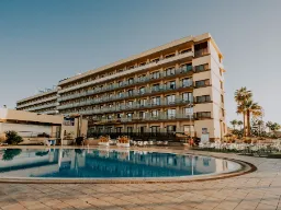 Bassenget ved hotellet Bassenget ved hotellet