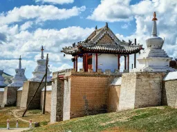 Erdene Zuu-klosteret i Kharkhorin, Mongolia – landets eldste buddhistiske kloster Erdene Zuu-klosteret i Kharkhorin, Mongolia – landets eldste buddhistiske kloster