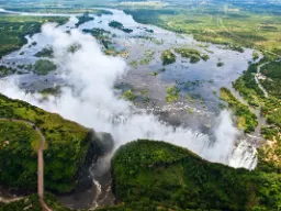 Victoriafallene er 1 708 meter bredt og 108 meter høyt
