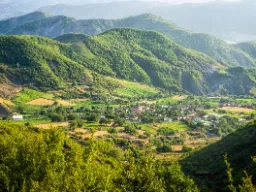 Elbasan, Albania – en historisk by kjent for sin osmanske festning, gamle moskeer og livlige kulturarv