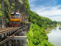 "Dødens jernbane" i vakre omgivelser "Dødens jernbane" i vakre omgivelser