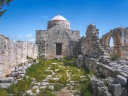 Ruinene av Panagia tou Sinti-klosteret, et av de mest betydningsfulle, men også mest avsidesliggende klostrene på Kypros