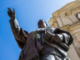 Statue av pave Pius IX i Victoria på Gozo