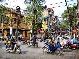 Trafikken i Hanoi er livlig