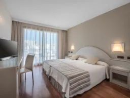 Dobbeltrom på Grand Hotel Costa del Sol Dobbeltrom på Grand Hotel Costa del Sol