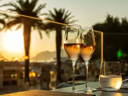 Wine o'clock Wine o'clock