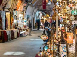 Magiske farger og lys i Grand Bazaar – Istanbuls historiske marked