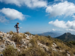 Fjellene ligger helt inntil byen i Málaga